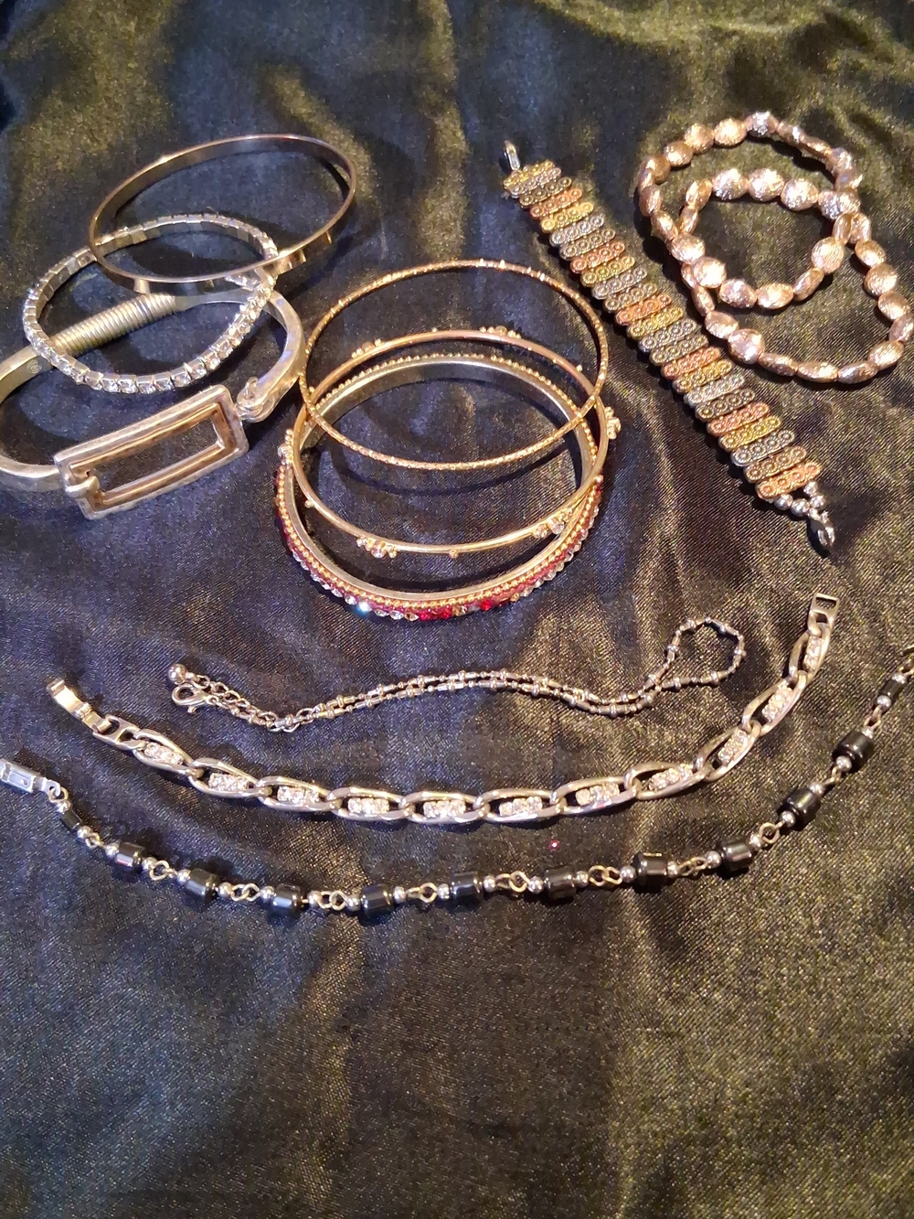 Mixed Metal Women's Bracelet Set in Gold and Silver